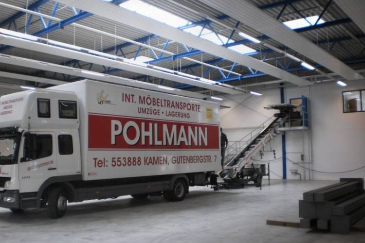 Spedition Pohlmanns Fuhrpark für Büroumzüge