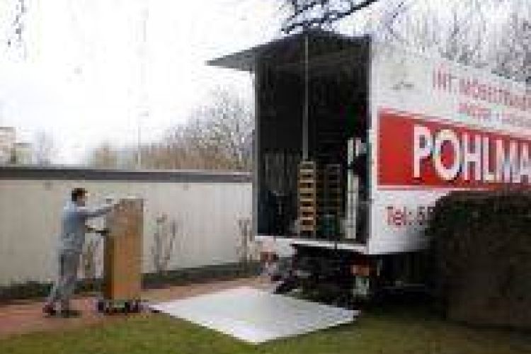 Seniorenumzug Einlagerung in LKW